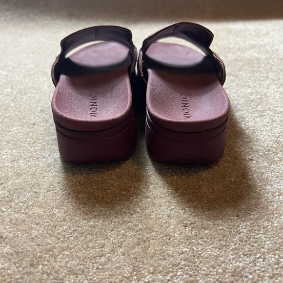 Vionic Monica Platform Women's Burgundy Shiraz Satin Slide Sandals Size 6 - Picture 8 of 9